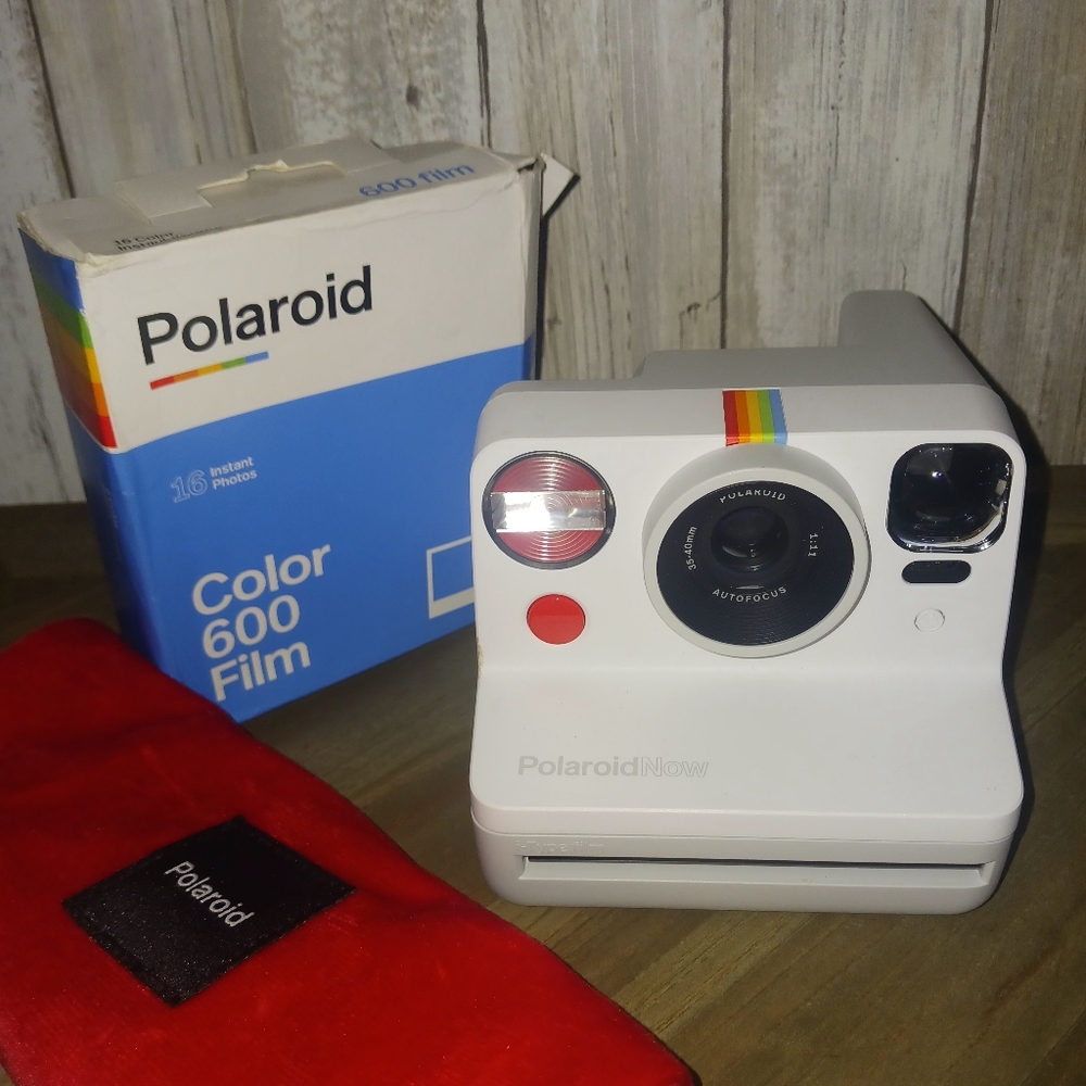 Polaroid Now Bundle Camera TravelPouch 22Pics (+FreeGift!)